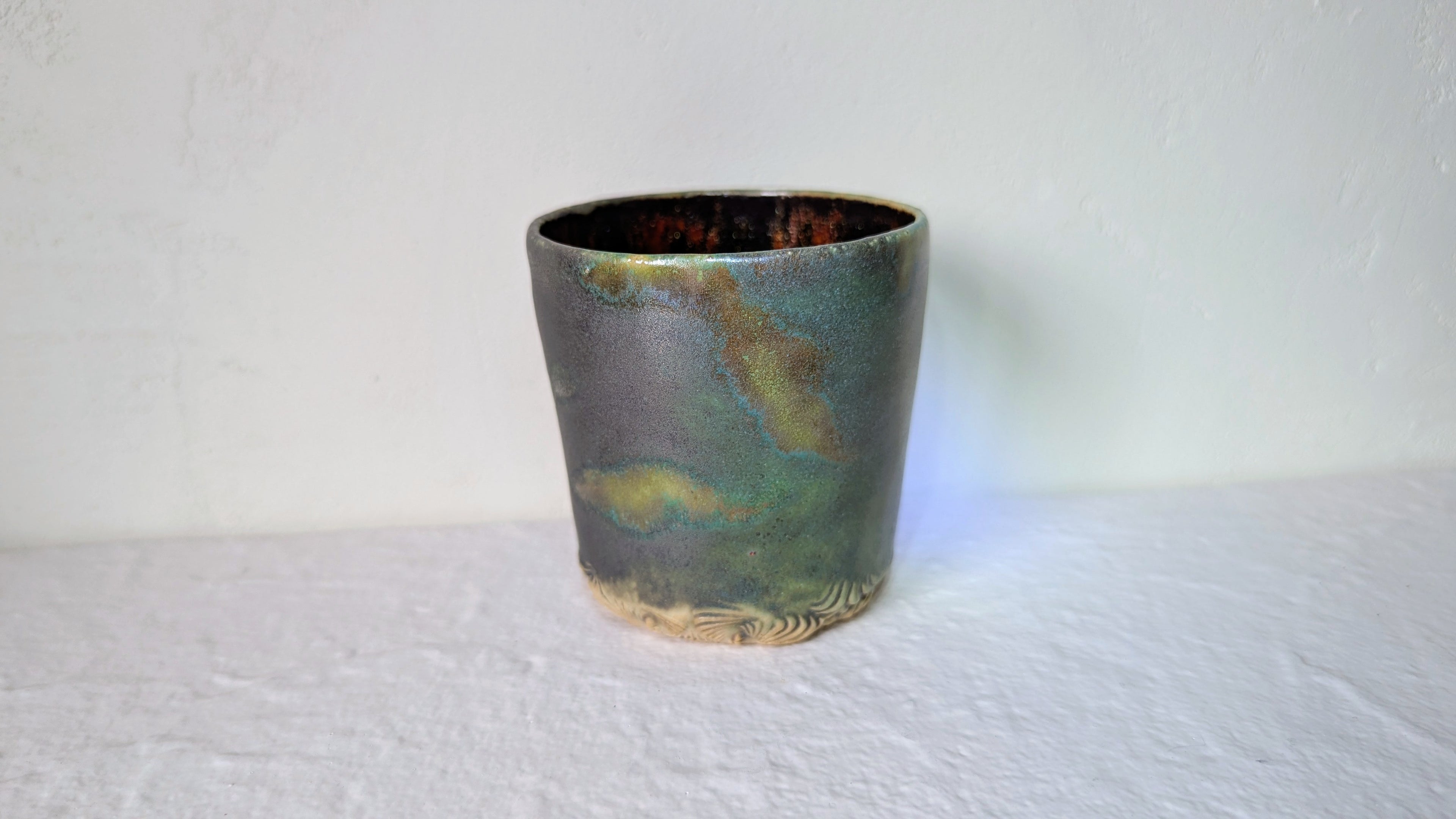 Tasse texturée intérieur pailleté