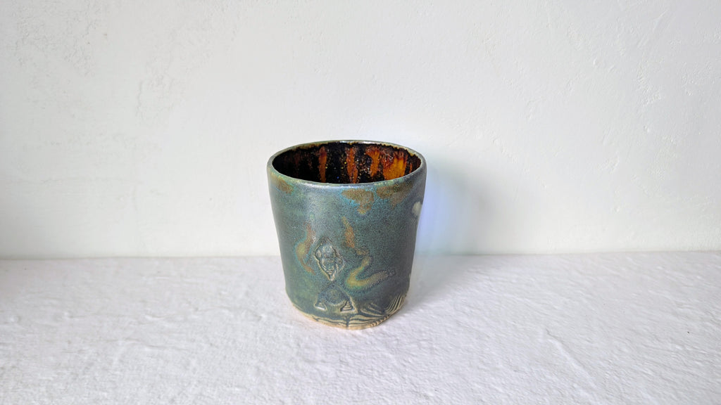 Tasse texturée intérieur pailleté