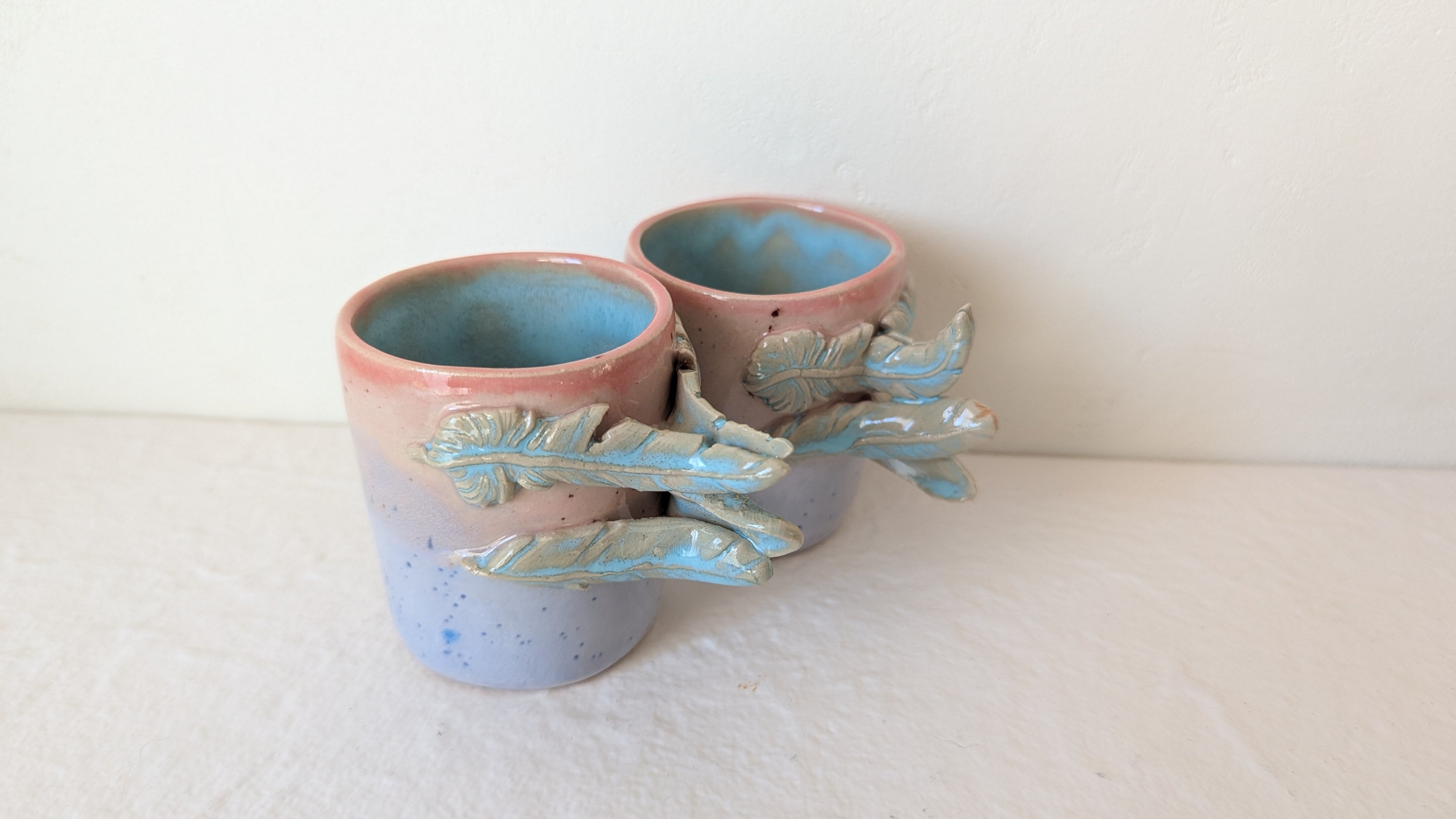 Set 2 tasses Anses à plumes